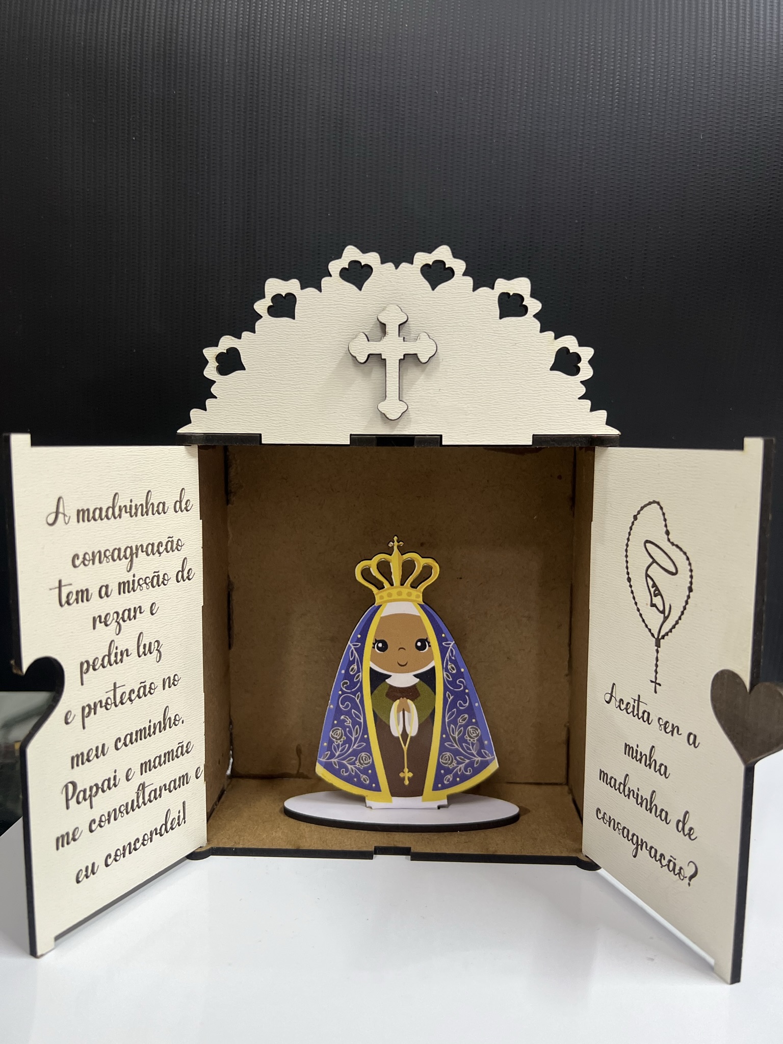 Capela em MDF com aplique